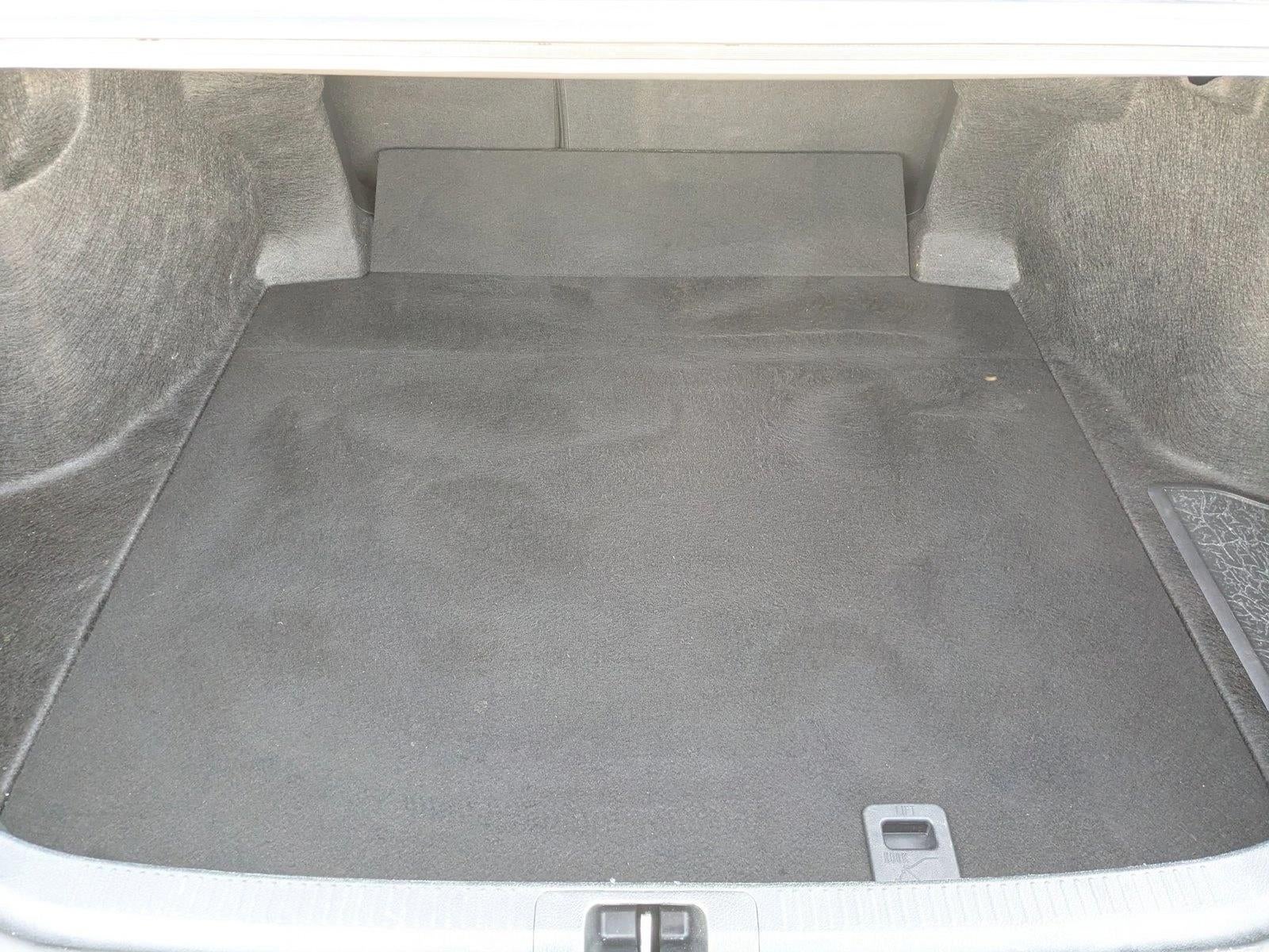 2025 Toyota Camry LE (SE)