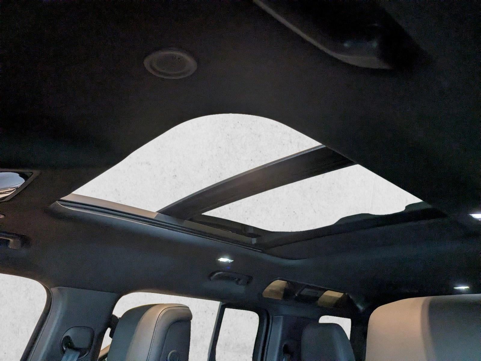 2025 Land Rover Defender 110 P400 X-Dynamic SE