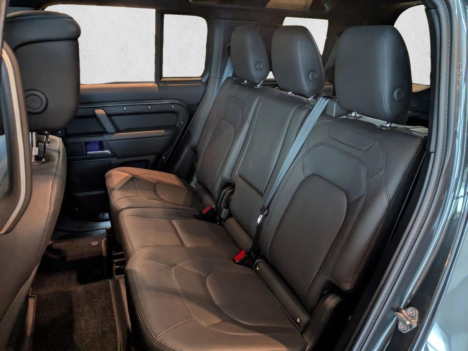 2025 Land Rover Defender 110 P400 X-Dynamic SE