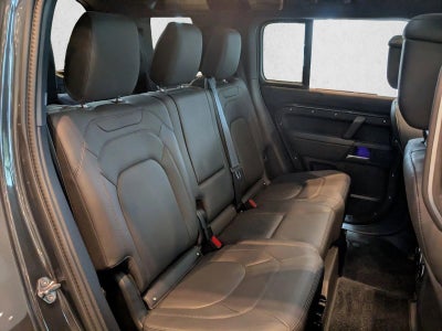 2025 Land Rover Defender 110 P400 X-Dynamic SE