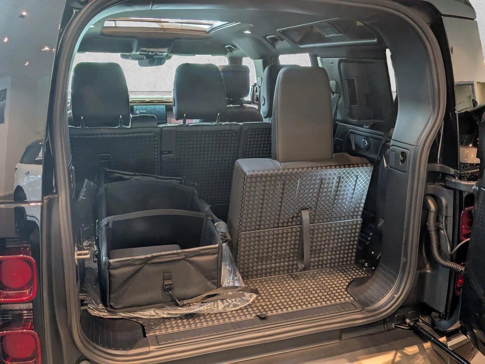 2025 Land Rover Defender 110 P400 X-Dynamic SE