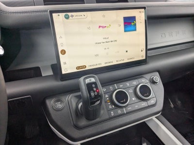 2025 Land Rover Defender 130 P400 S