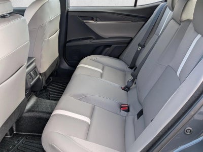 2025 Toyota Camry SE (Natl)