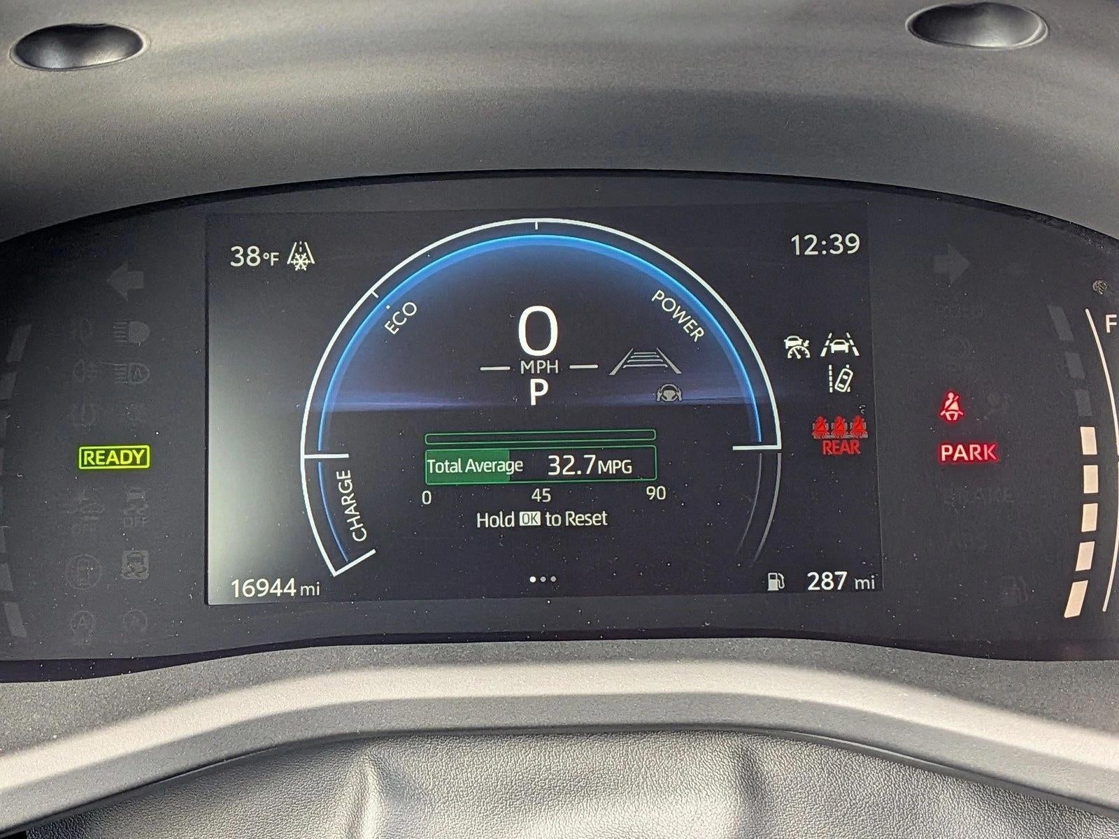 2025 Toyota Camry SE (Natl)