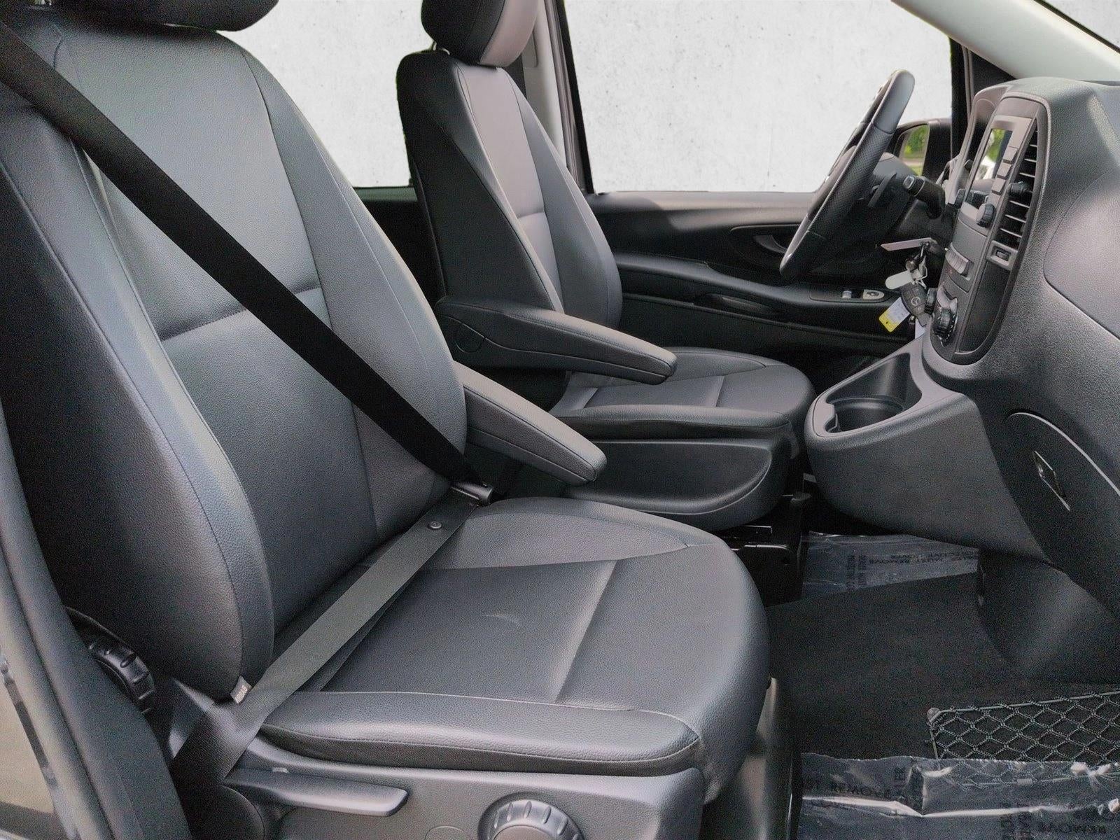 2023 Mercedes-Benz Metris Passenger Van Standard Roof 126" Wheelbase