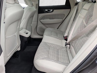 2022 Volvo XC60 B5 AWD Momentum