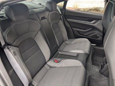 2025 Porsche Taycan RWD