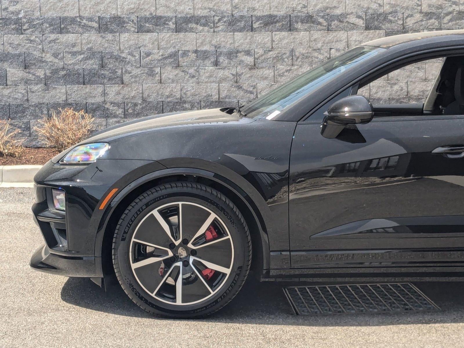 2025 Porsche Macan Electric Turbo AWD