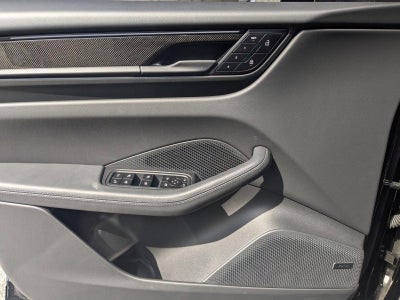 2025 Porsche Macan Electric Turbo AWD