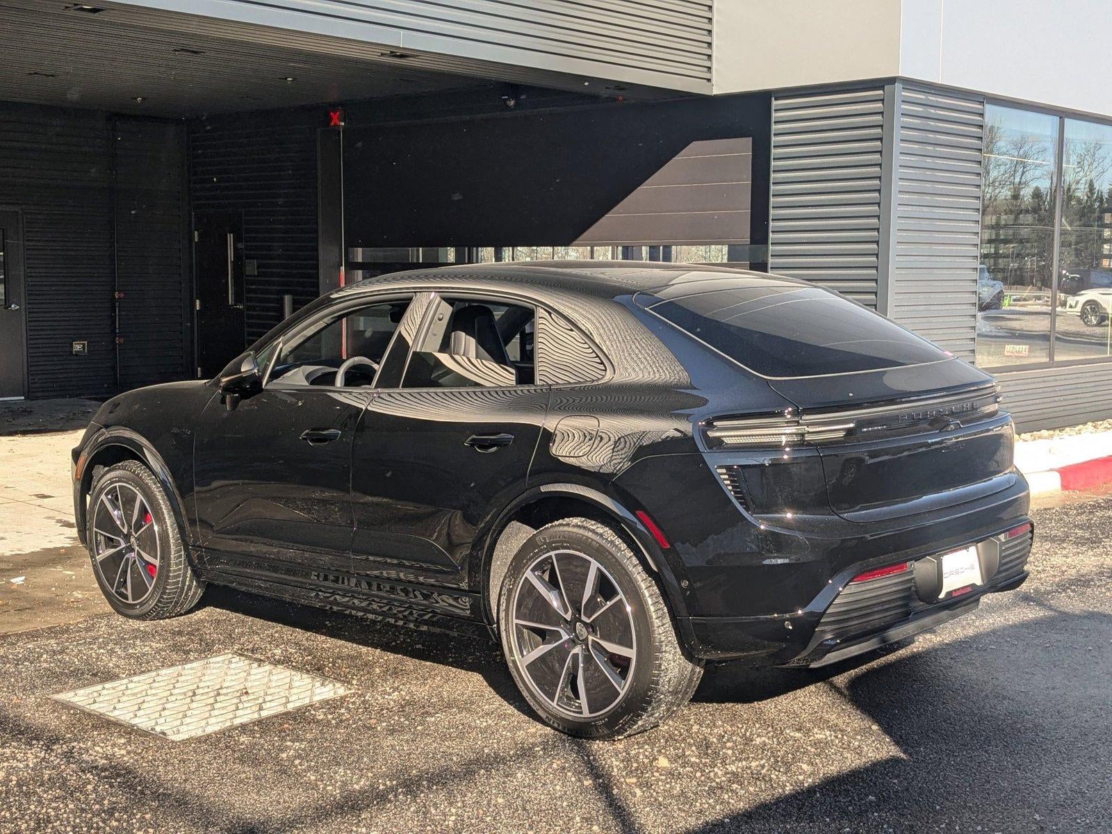 2025 Porsche Macan Electric Turbo AWD