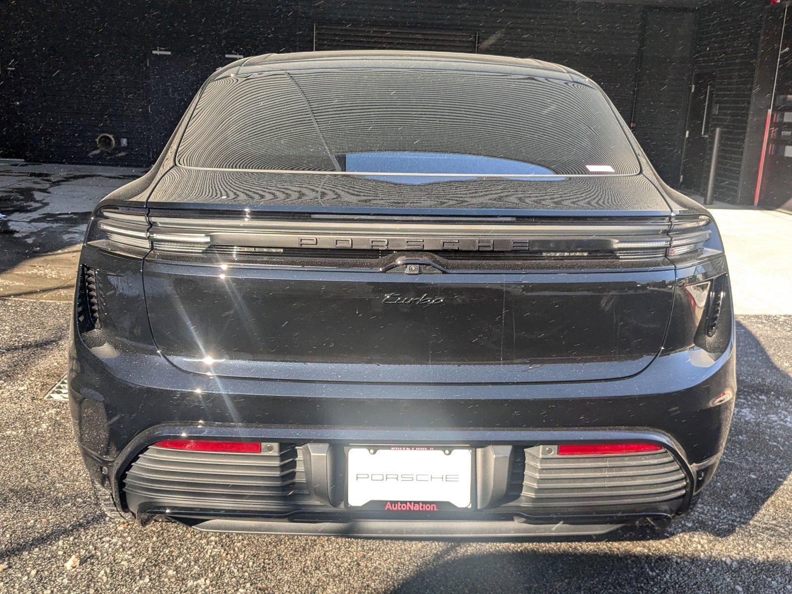 2025 Porsche Macan Electric Turbo AWD