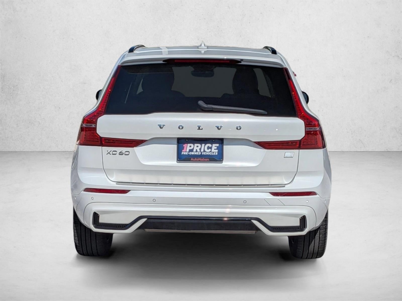 2024 Volvo XC60 Recharge Plug-In Hybrid Plus Dark Theme