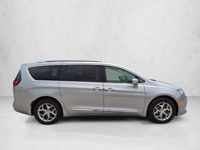 2018 Chrysler Pacifica Limited FWD