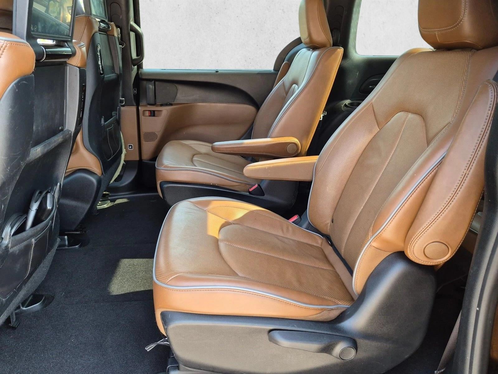 2019 Chrysler Pacifica Hybrid Limited FWD