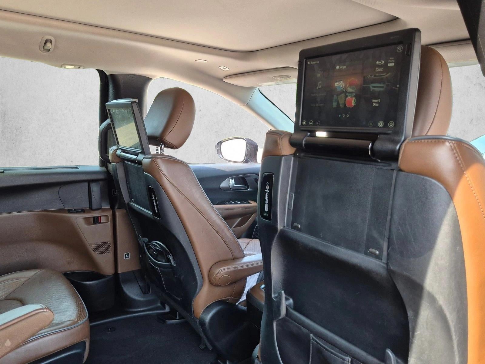2019 Chrysler Pacifica Hybrid Limited FWD