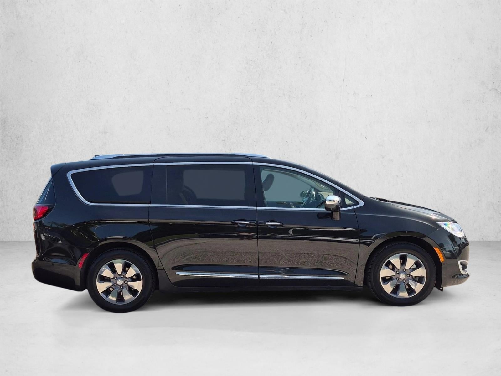 2019 Chrysler Pacifica Hybrid Limited FWD