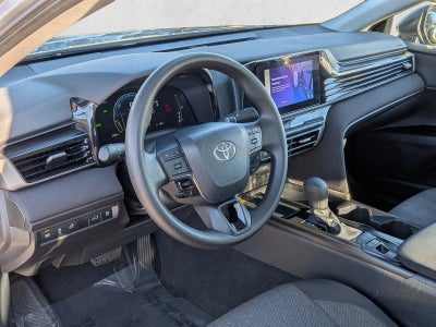 2025 Toyota Camry LE (Natl)