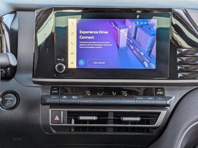 2025 Toyota Camry LE (Natl)