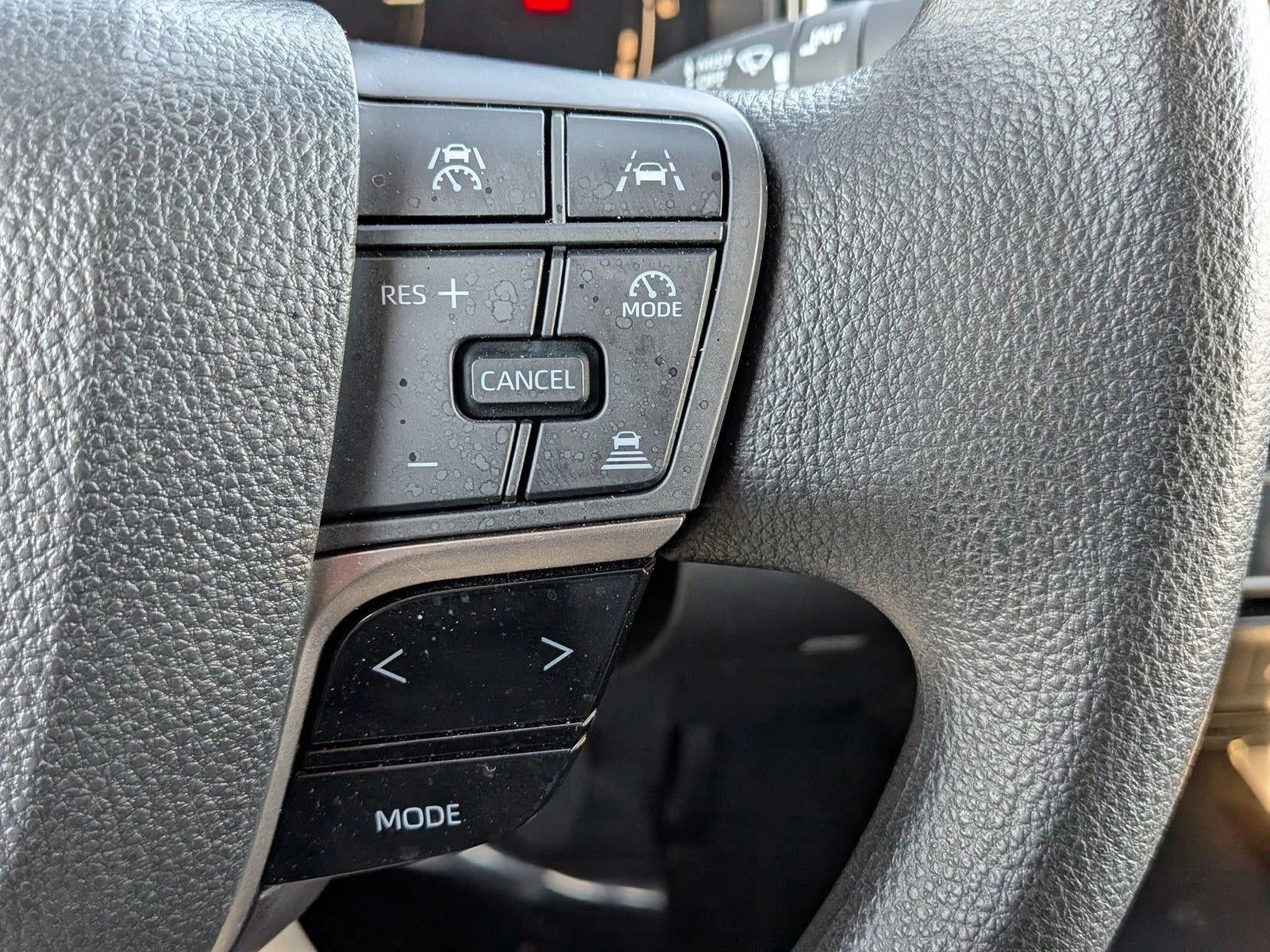 2025 Toyota Camry LE (Natl)