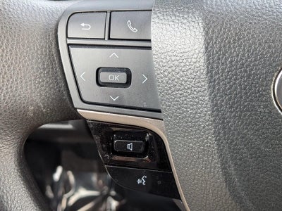 2025 Toyota Camry LE (Natl)