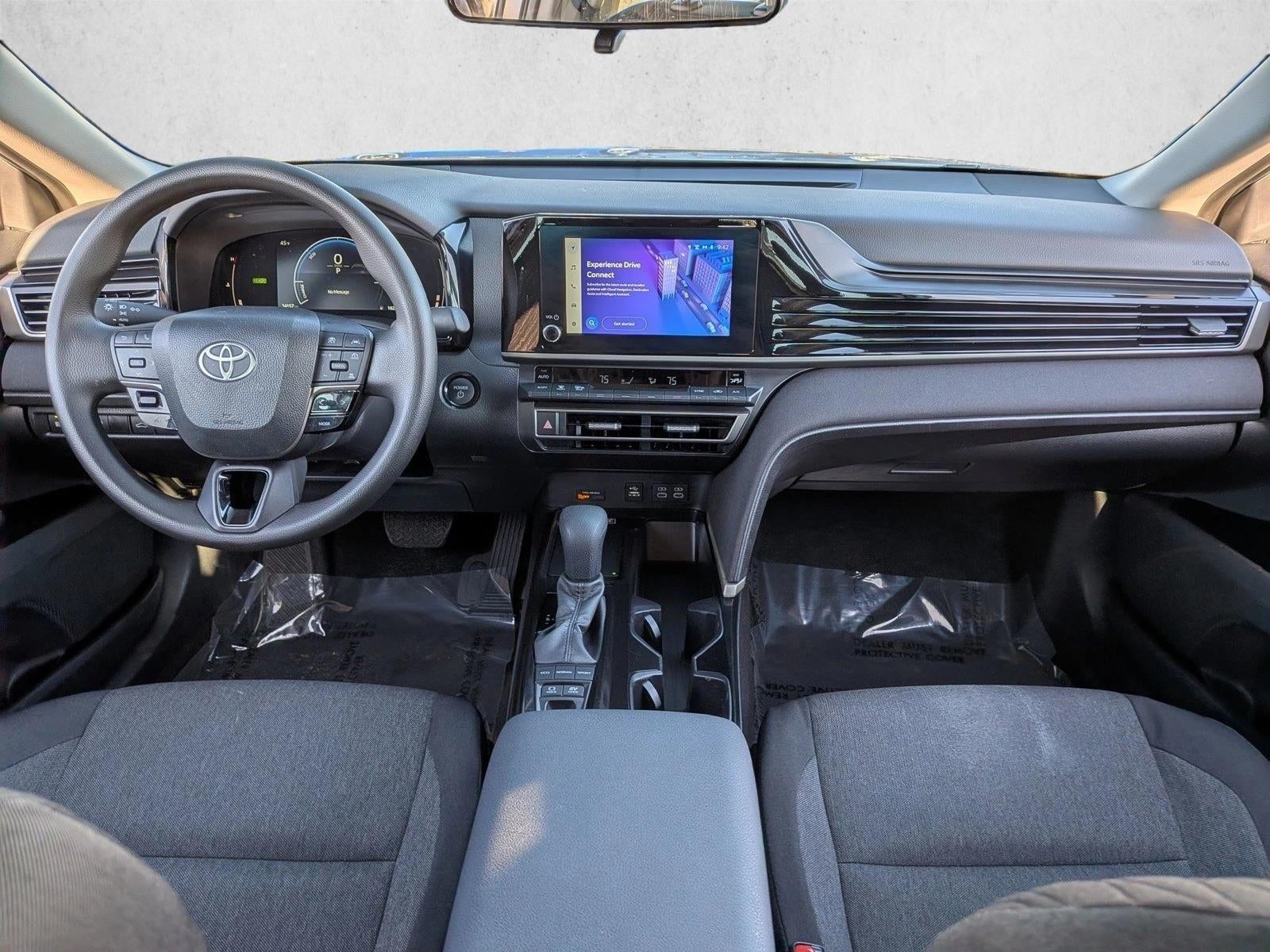 2025 Toyota Camry LE (Natl)