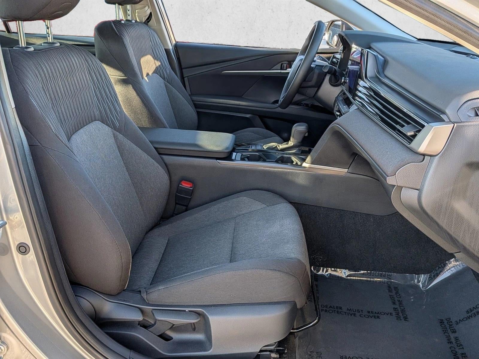 2025 Toyota Camry LE (Natl)