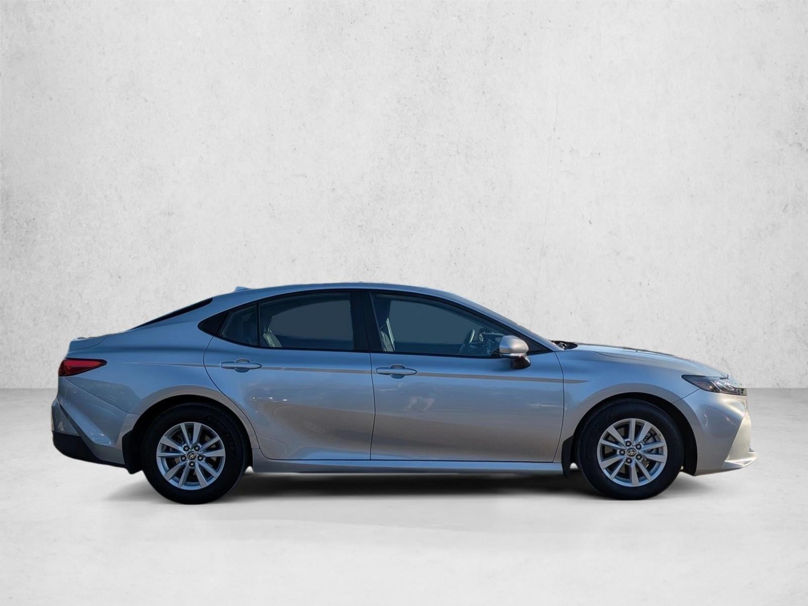 2025 Toyota Camry LE (Natl)