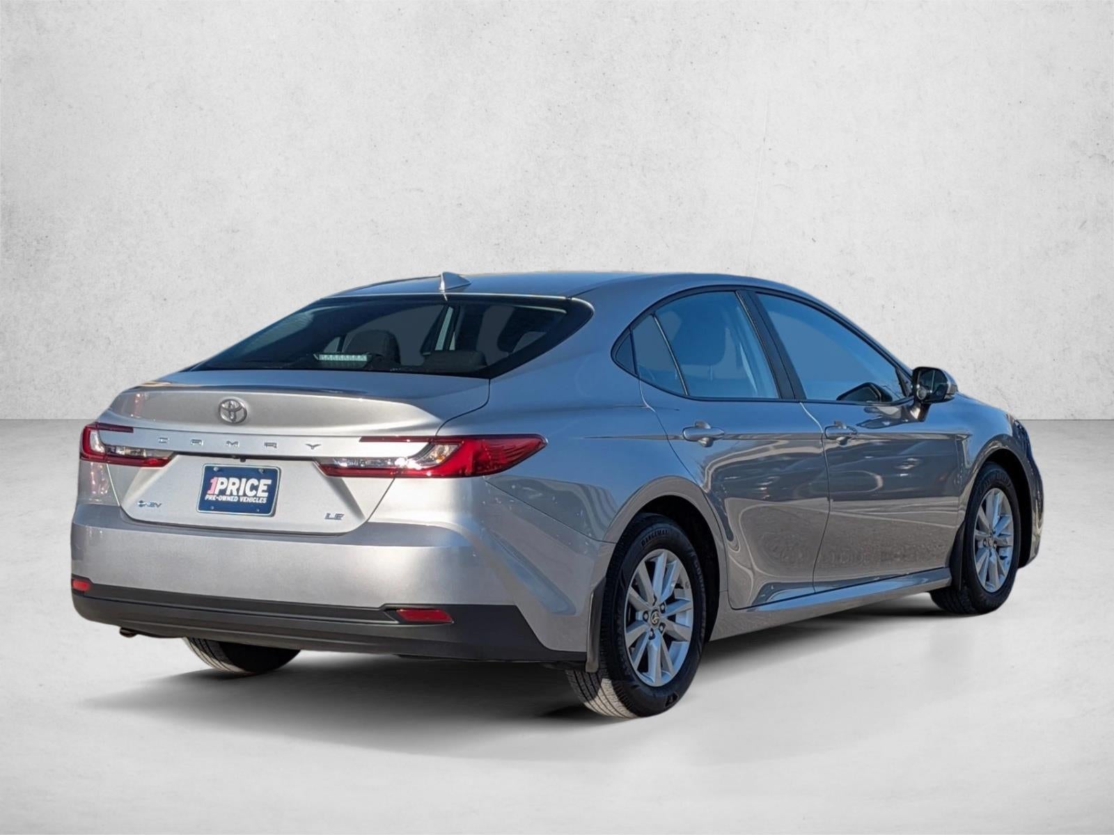 2025 Toyota Camry LE (Natl)