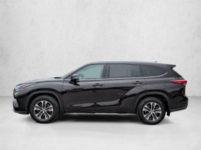2022 Toyota Highlander XLE AWD (Natl)