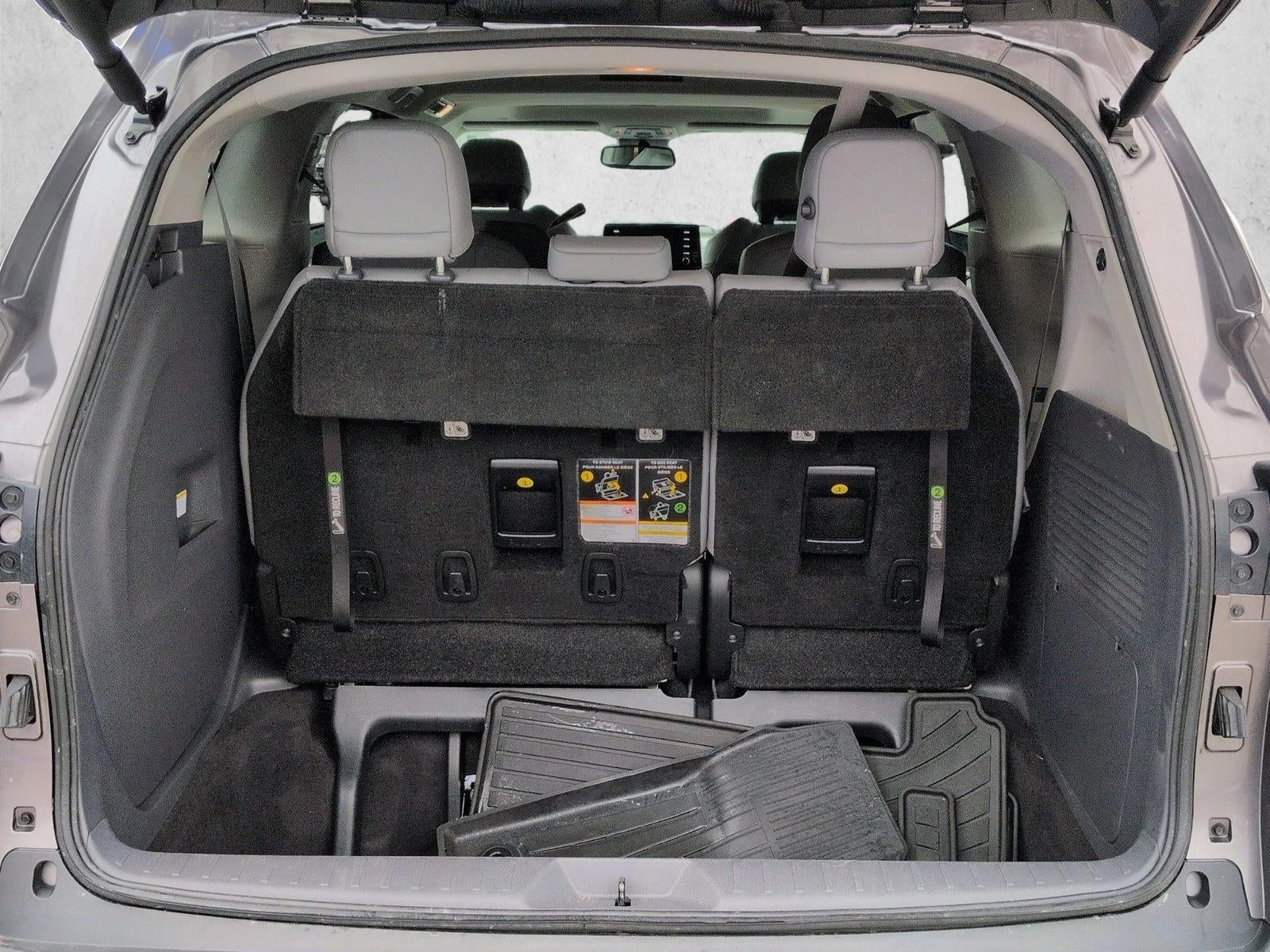 2022 Toyota Sienna XLE FWD 8-Passenger (Natl)