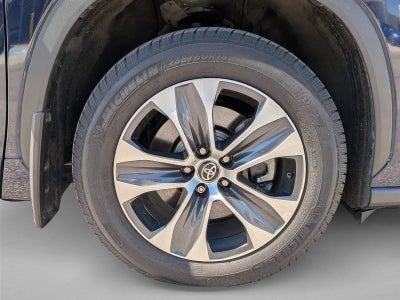 2023 Toyota Highlander XLE FWD (Natl)