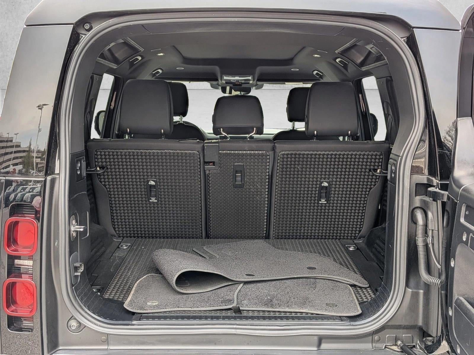 2025 Land Rover Defender 110 P300 S