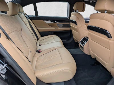 2022 BMW 740i xDrive Sedan