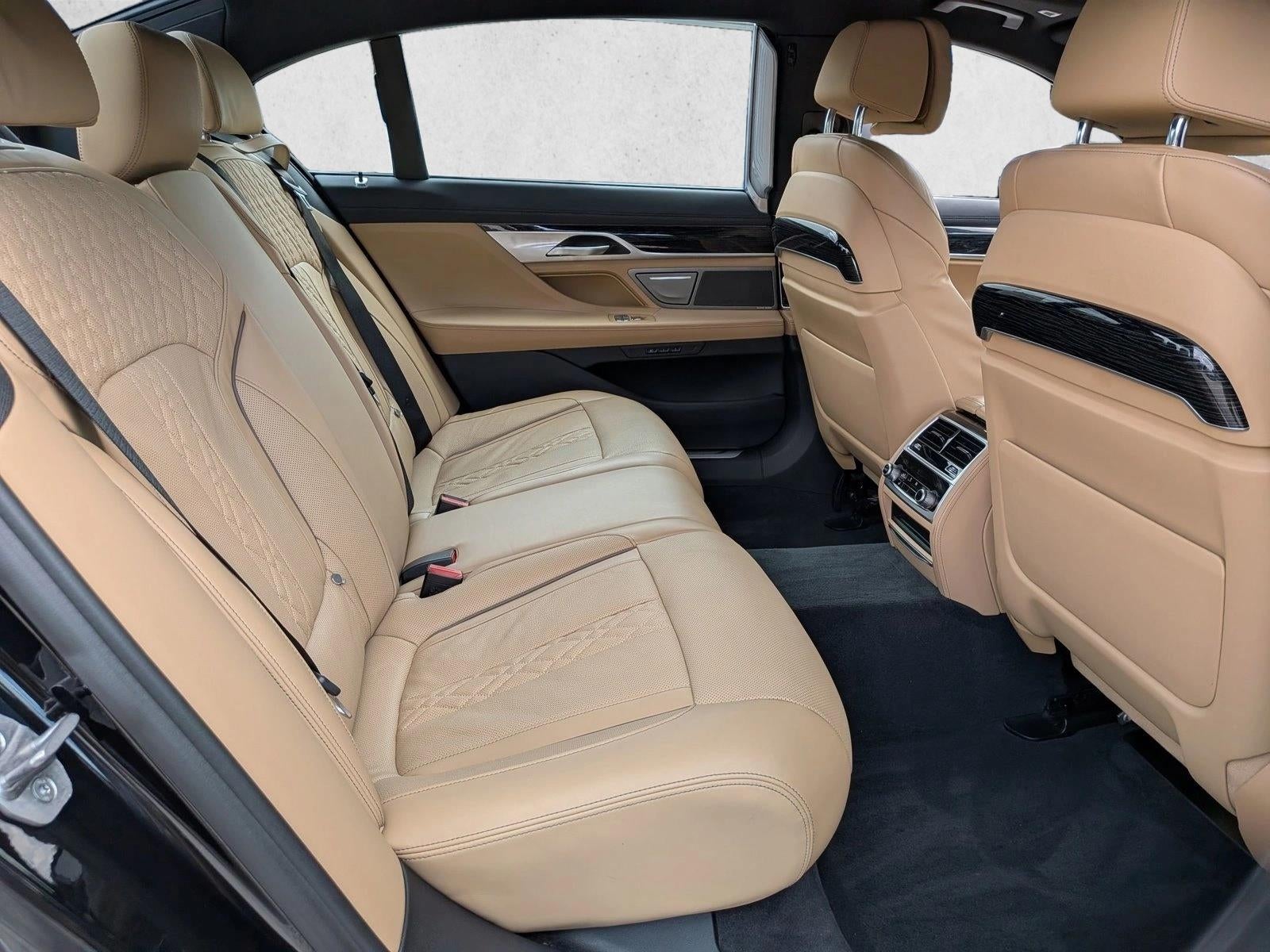 2022 BMW 740i xDrive Sedan