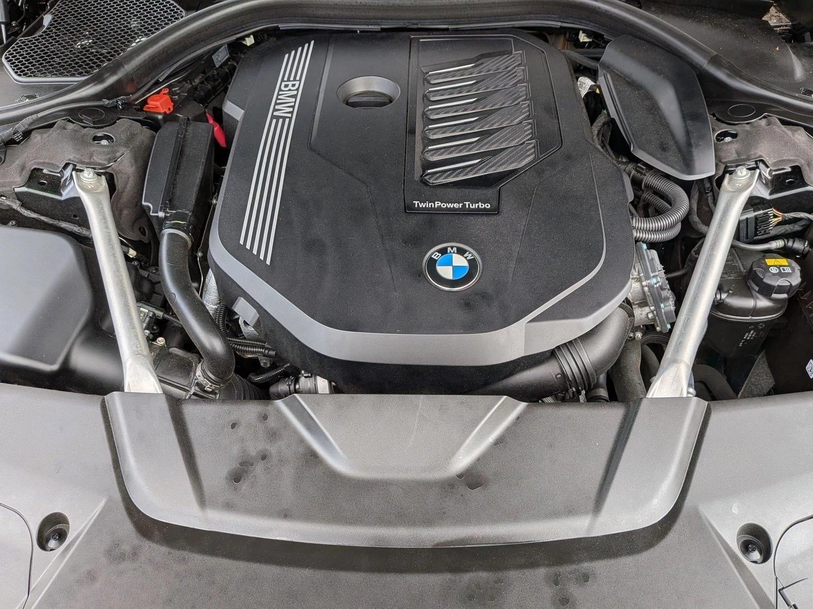 2022 BMW 740i xDrive Sedan