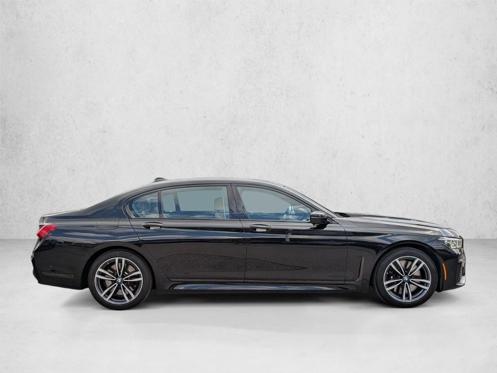 2022 BMW 740i xDrive Sedan