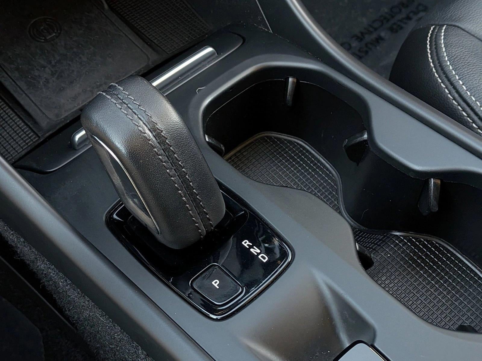 2019 Volvo XC40 T5 AWD Momentum