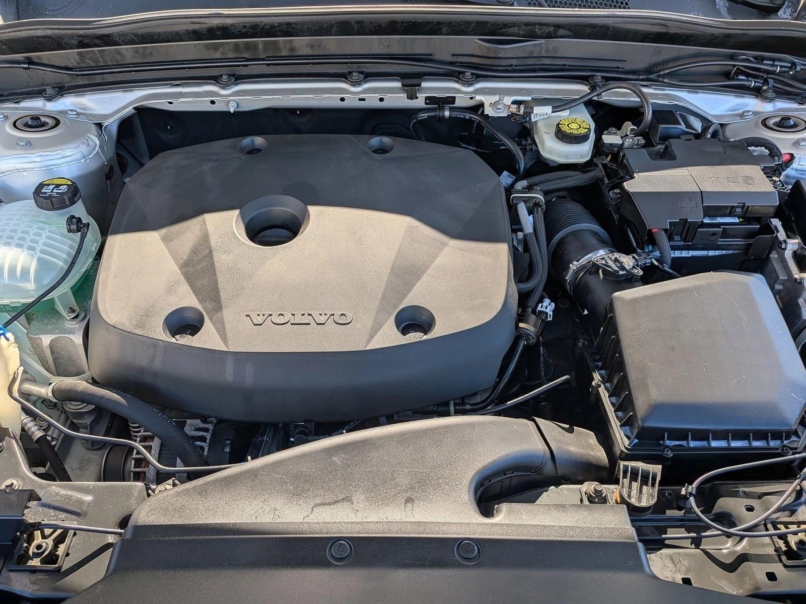 2019 Volvo XC40 T5 AWD Momentum