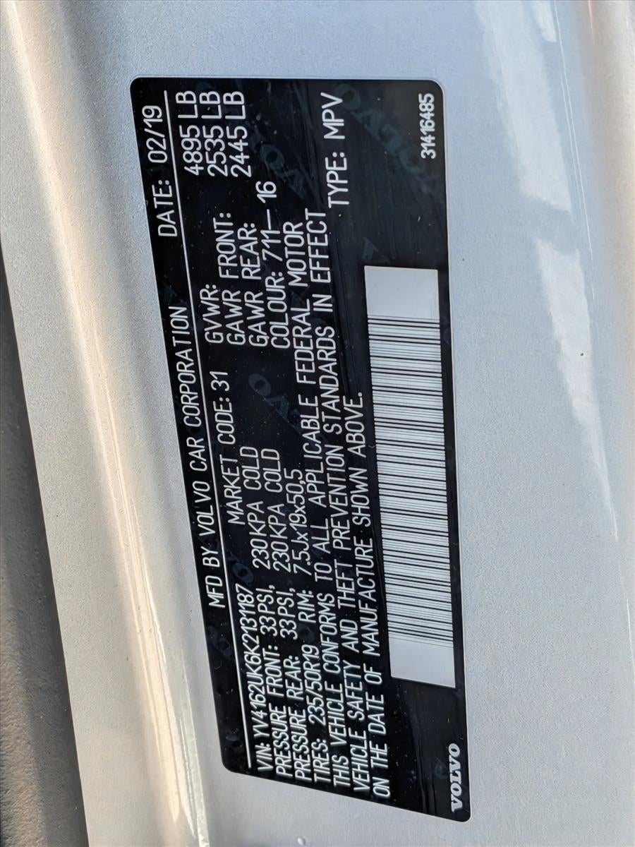 2019 Volvo XC40 T5 AWD Momentum