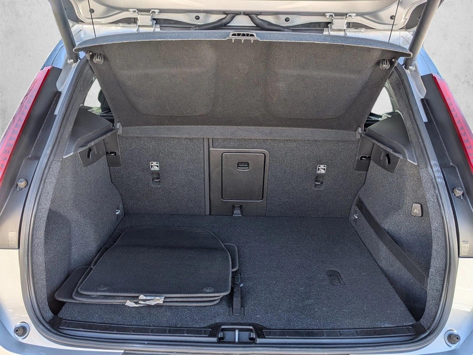 2019 Volvo XC40 T5 AWD Momentum