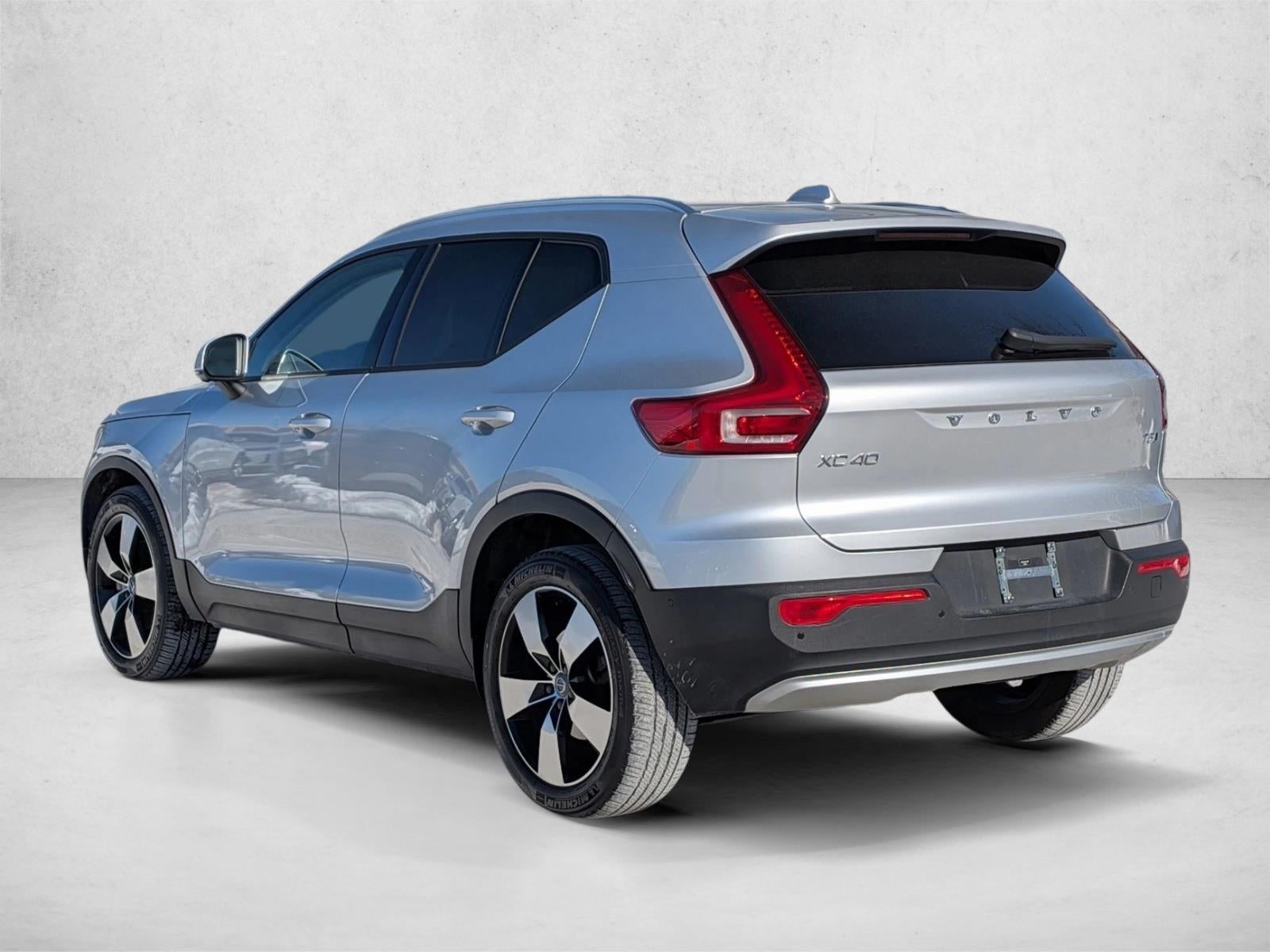 2019 Volvo XC40 T5 AWD Momentum