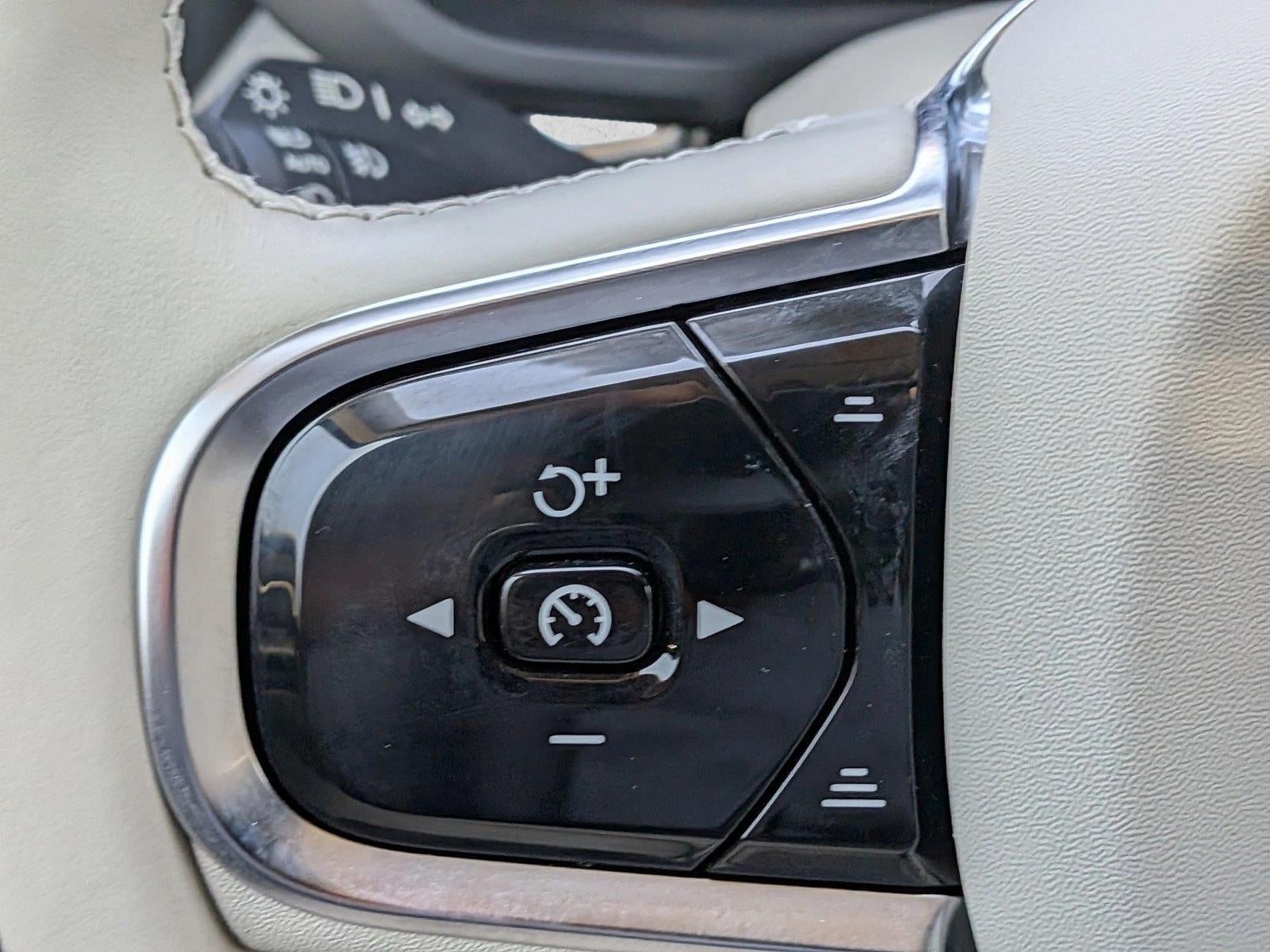 2024 Volvo XC60 Recharge Plug-In Hybrid T8 eAWD PHEV Plus Dark Theme
