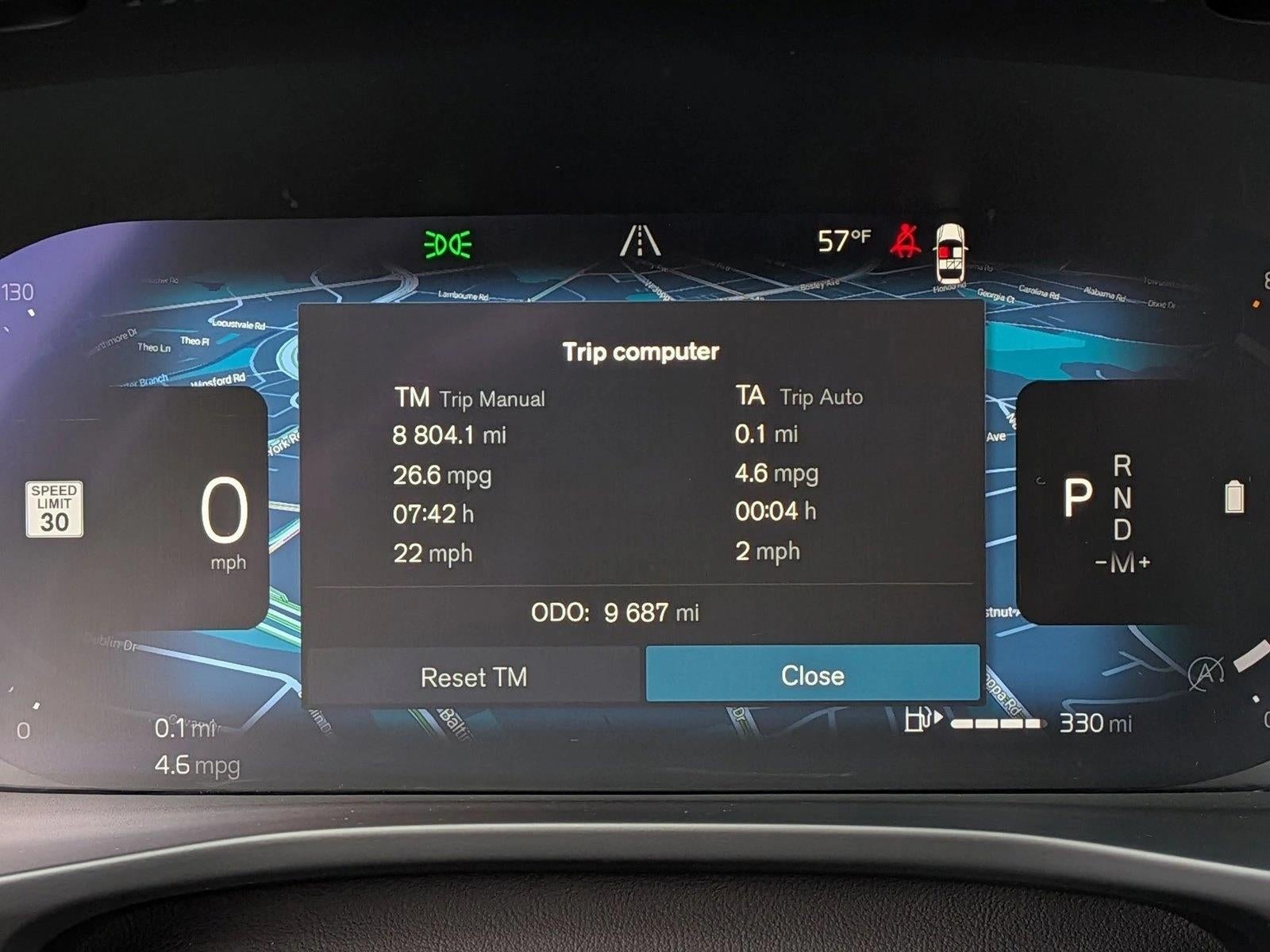 2025 Volvo XC40 B5 AWD Ultra Dark Theme