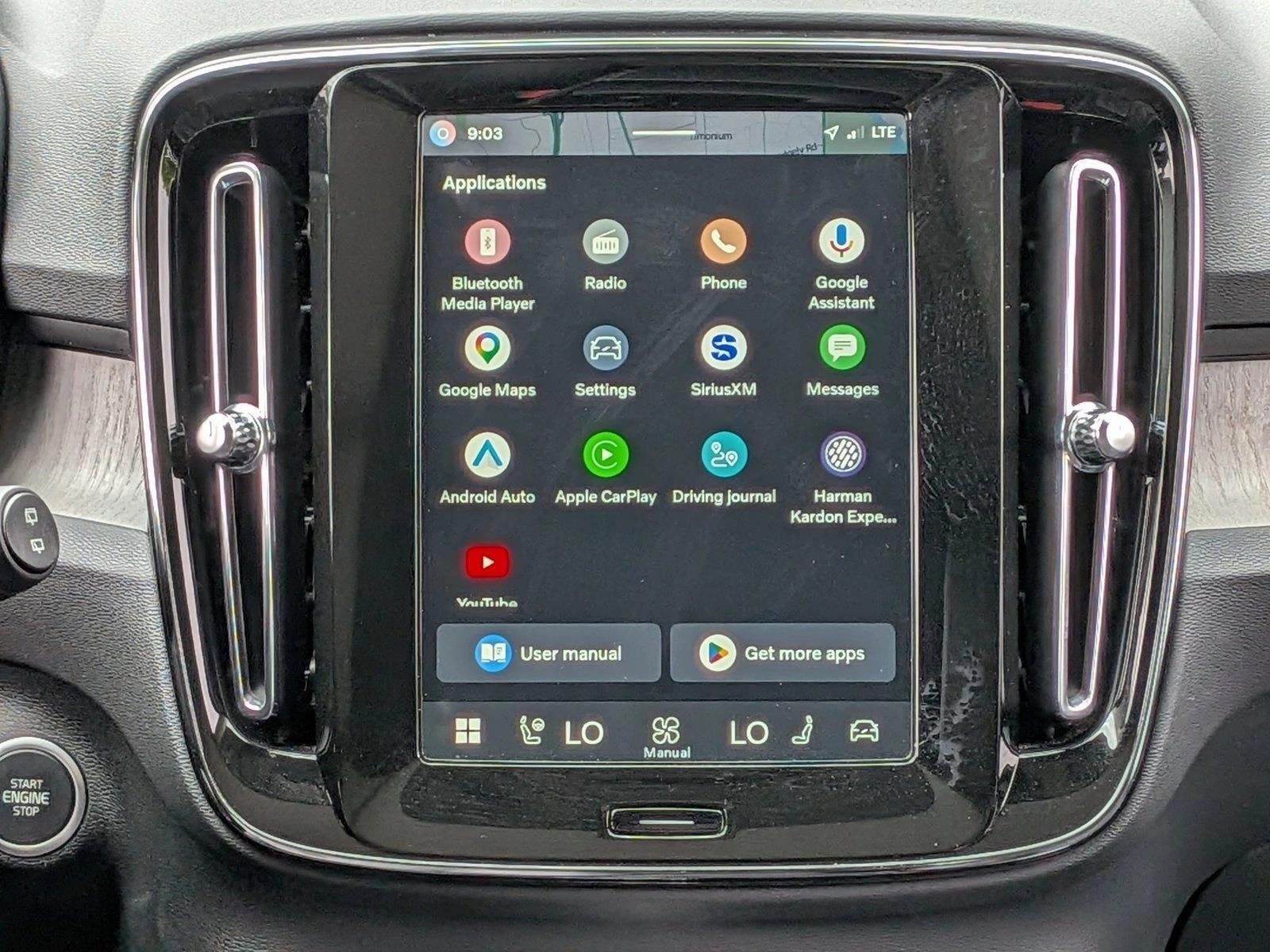 2025 Volvo XC40 B5 AWD Ultra Dark Theme