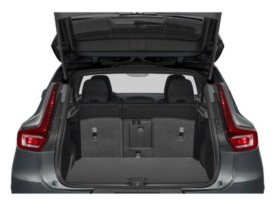 2025 Volvo XC40 B5 AWD Ultra Dark Theme