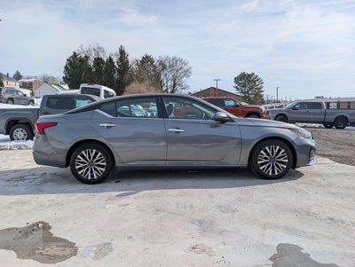 2023 Nissan Altima 2.5 SV Sedan