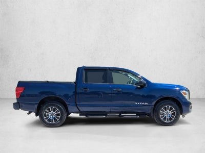 2024 Nissan Titan 4x4 Crew Cab SV
