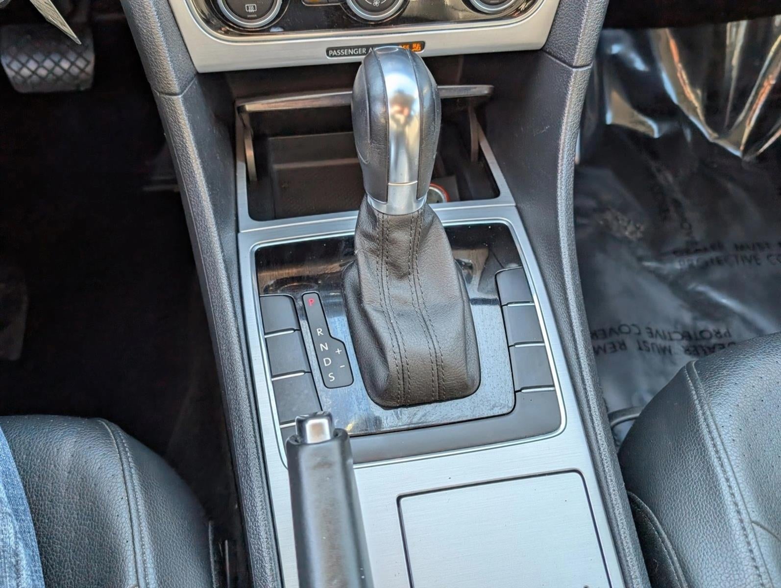 2012 Volkswagen Passat 4dr Sdn 2.5L Manual SE PZEV