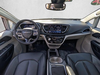2024 Chrysler Pacifica Touring L FWD