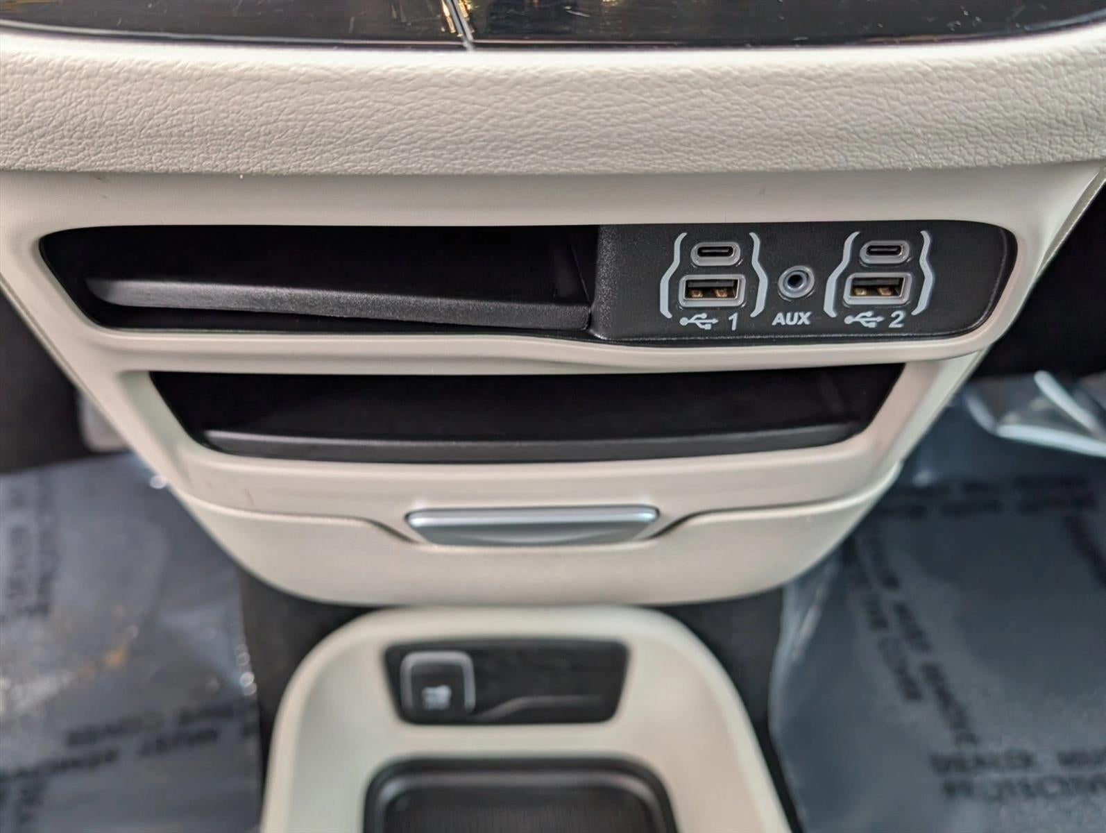 2024 Chrysler Pacifica Touring L FWD